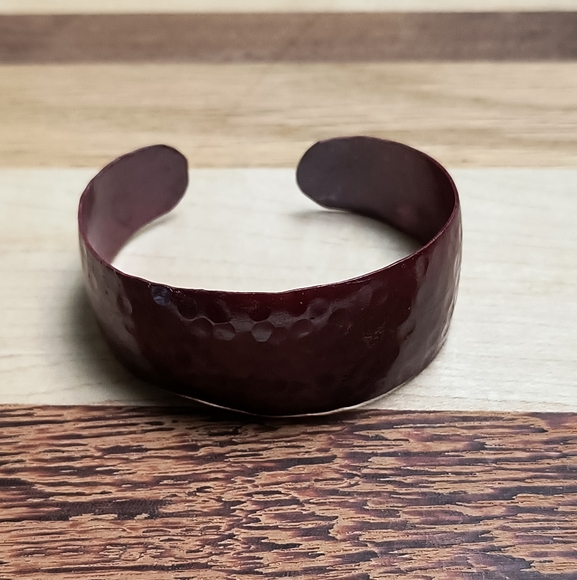 Open Cuff Bracelet Small Hammered Burgundy Red - Picture 2 of 9